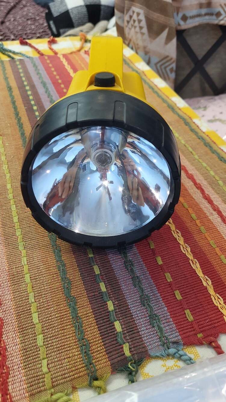 Vintage Eveready Yellow Heavy Duty Rugged 6V Floating Lantern Flashlight